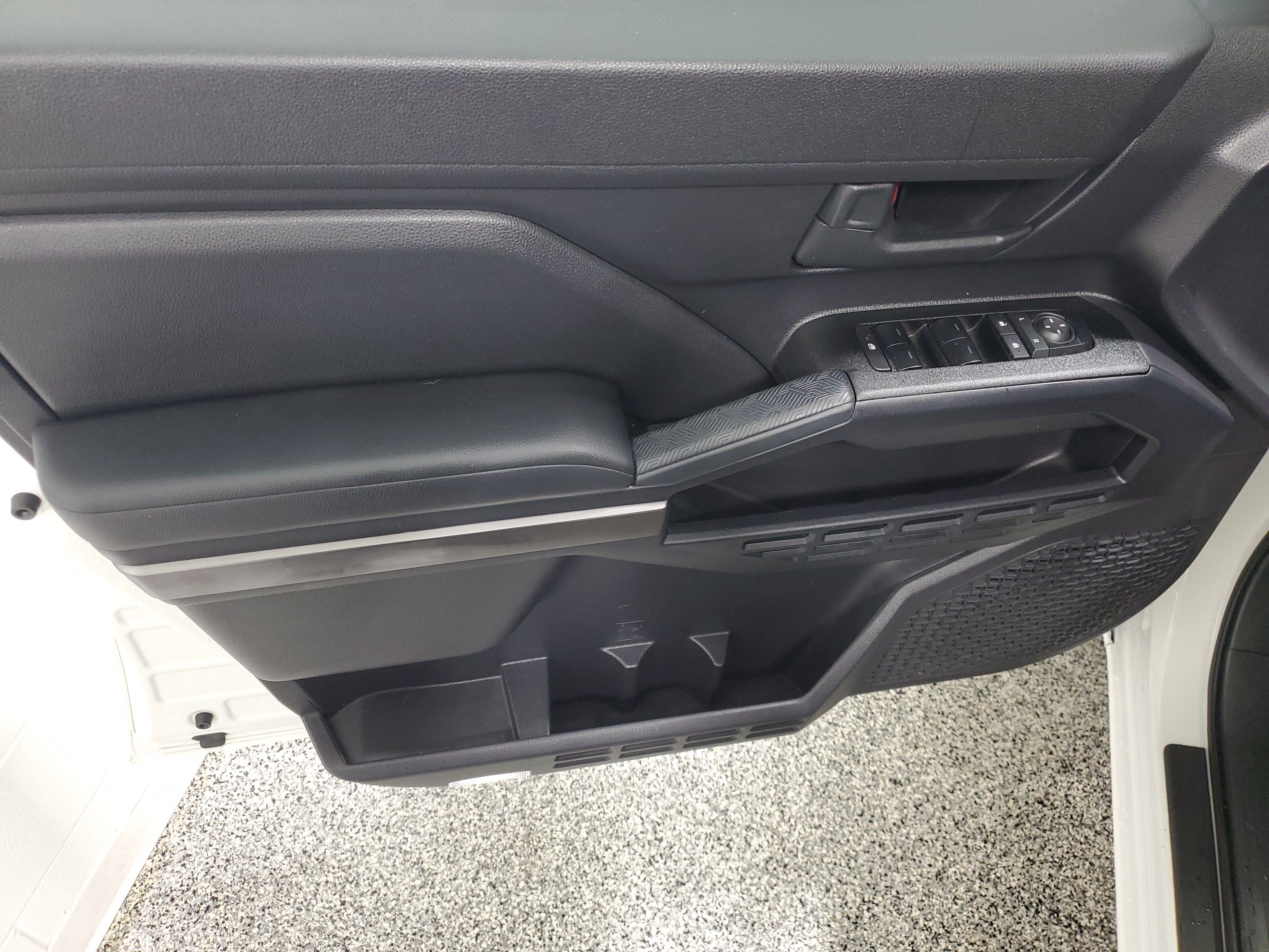 Used 2025 White Toyota SR5 image 18