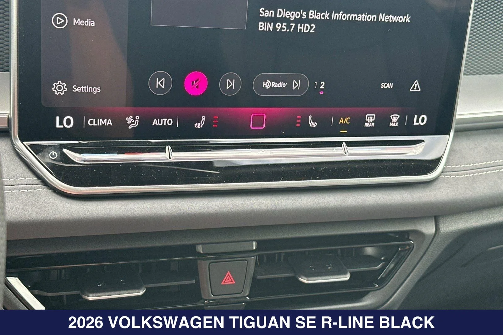 2026 Volkswagen Tiguan SE R-LINE BLACK - Photo 19