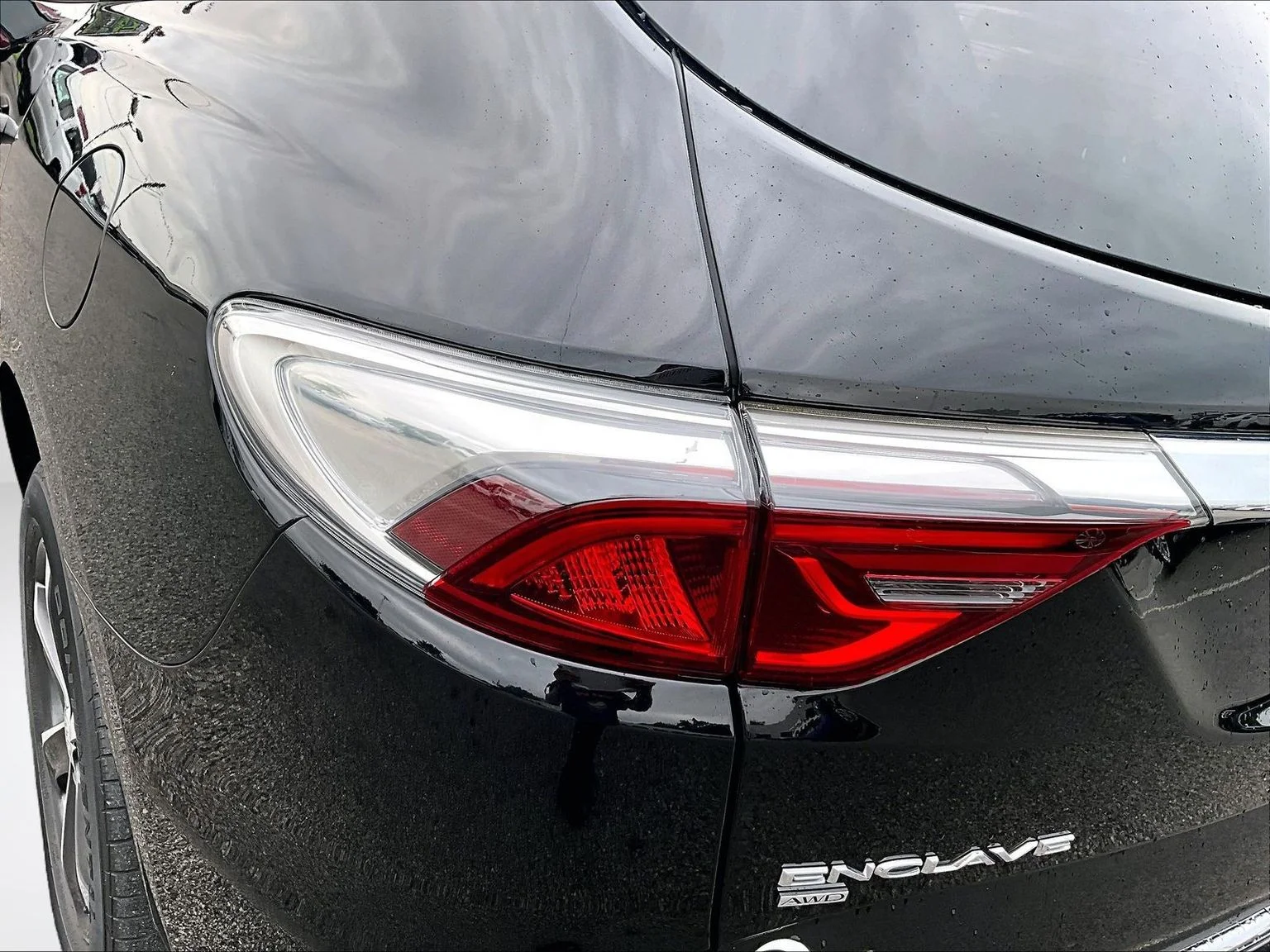 Used 2022 Black Buick Essence image 32