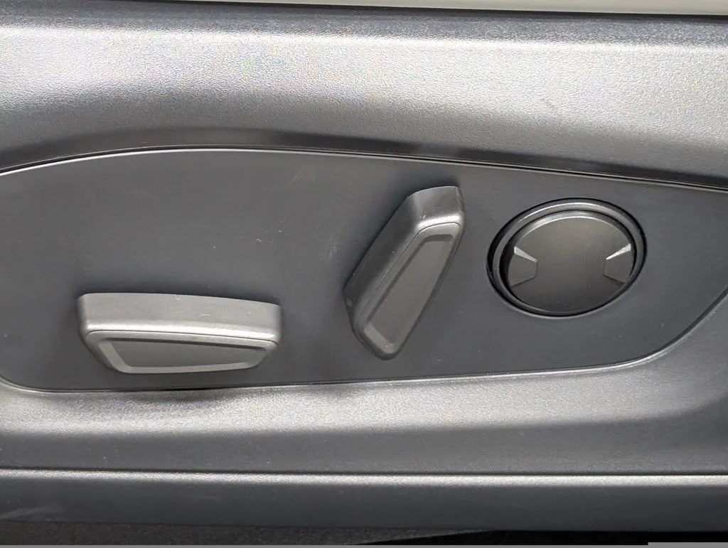 New 2026 Space White Metallic Ford Active image 11