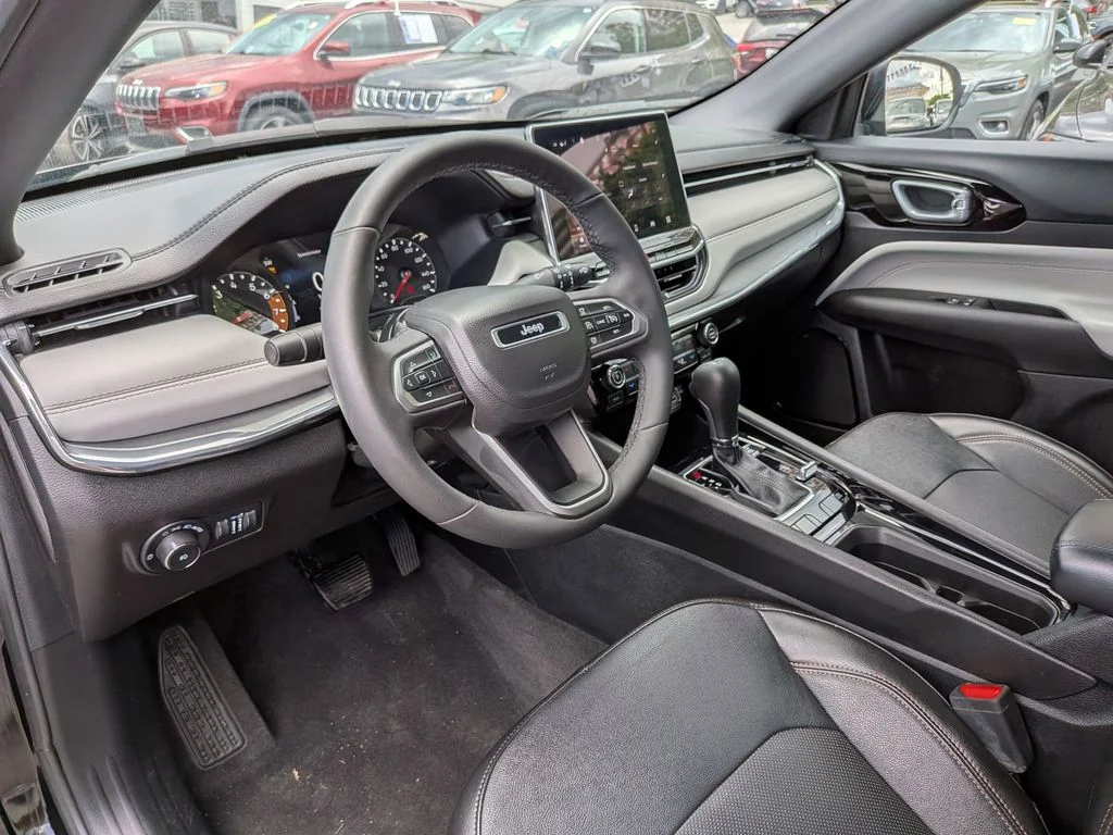 Used 2023 Black Jeep Limited image 12