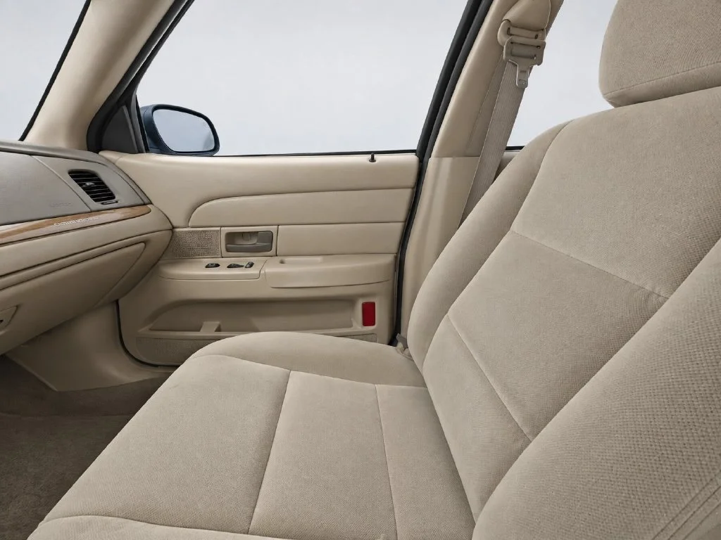 Used 2003  Ford Standard image 13