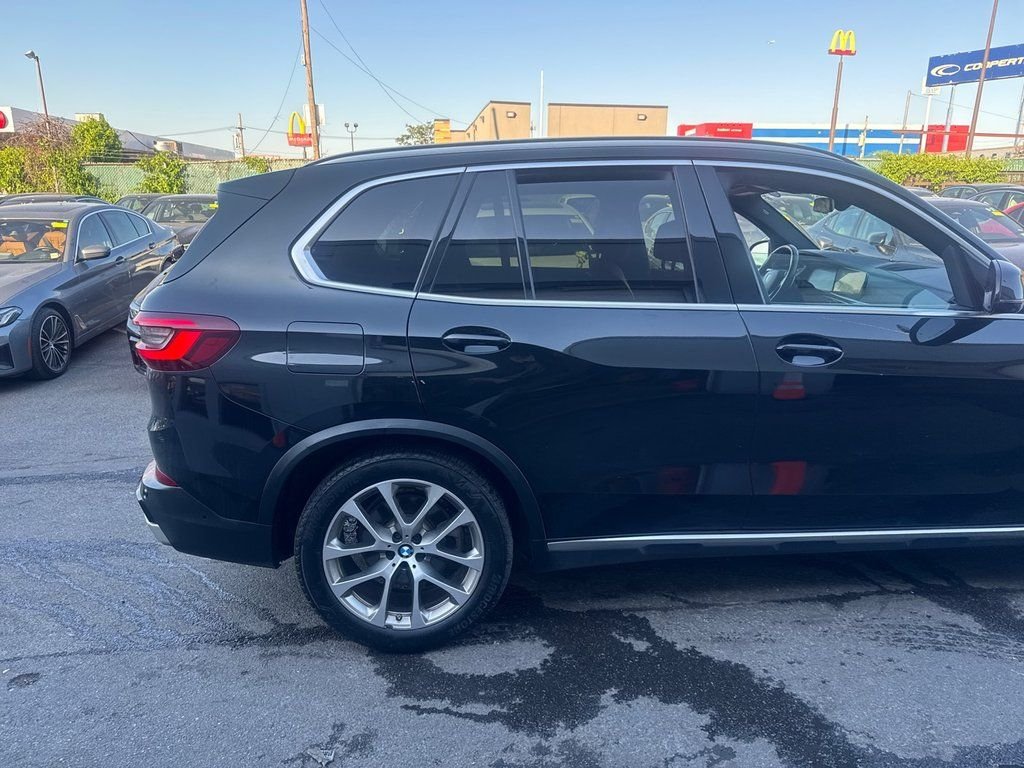 Used 2020 Black BMW xDrive50i image 11