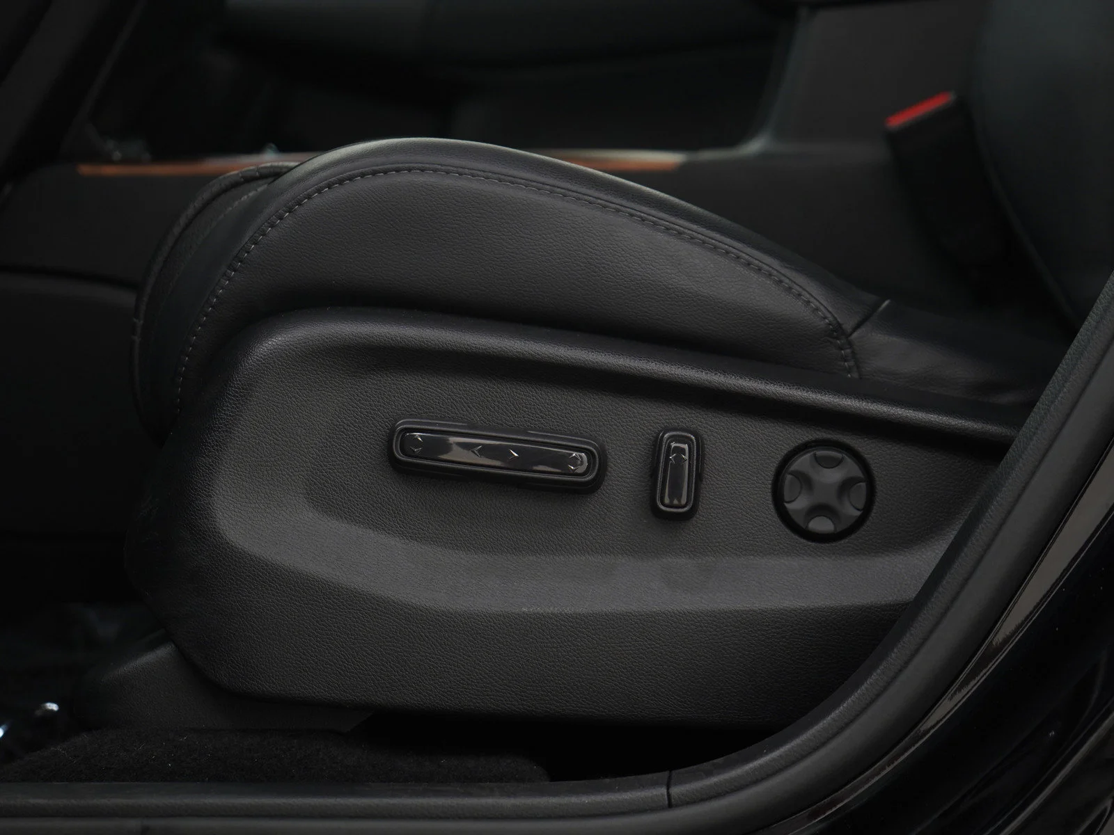 Used 2022 Black Honda 5D WAGON HYBRID TOURING image 22