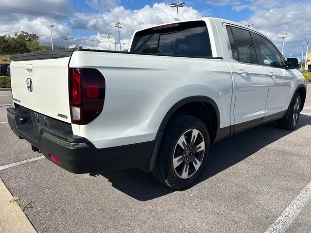 Used 2019  Honda RTL image 3