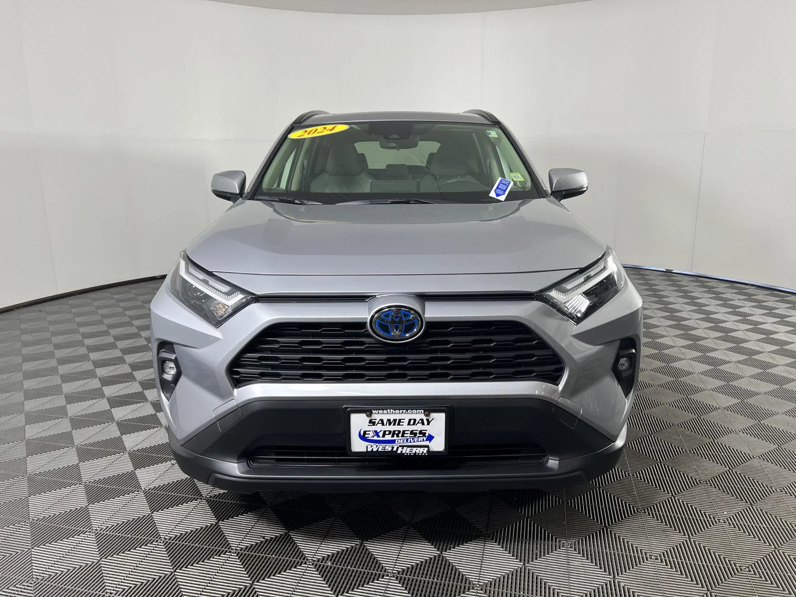 Used 2024 Silver Sky Metallic Toyota XLE Premium image 8