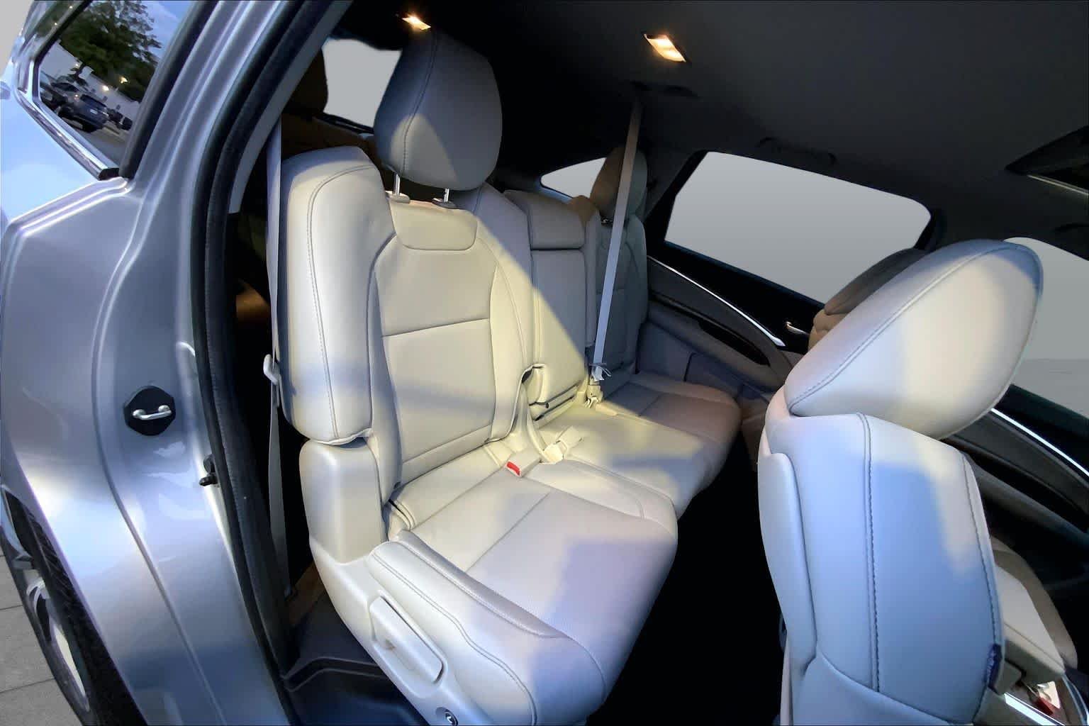 Used 2020 Lunar Silver Metallic Acura w/Technology Pkg image 17