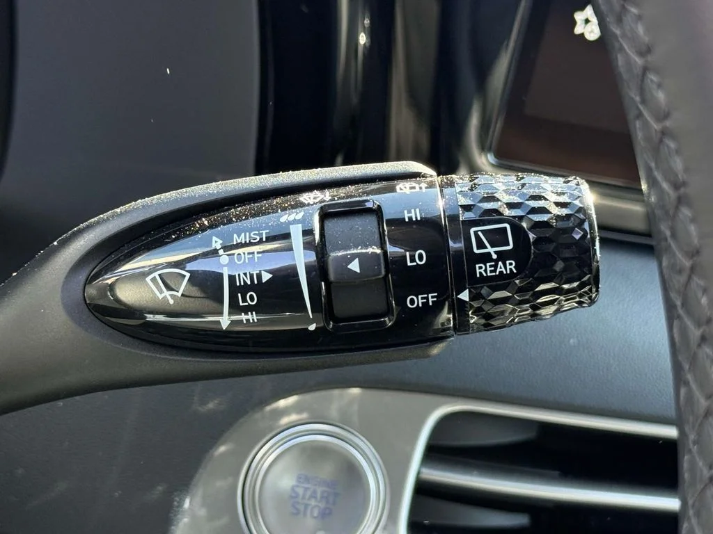 Used 2023 Black Hyundai SEL image 25