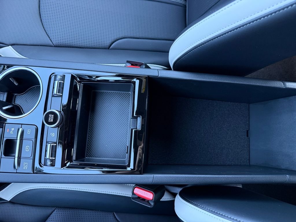 New 2026 Wolf Gray Kia GT-Line AWD image 30