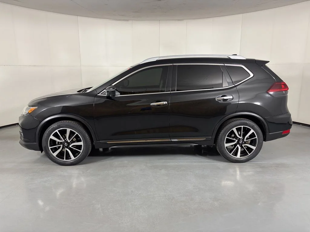 Used 2019 Black Nissan SL image 5