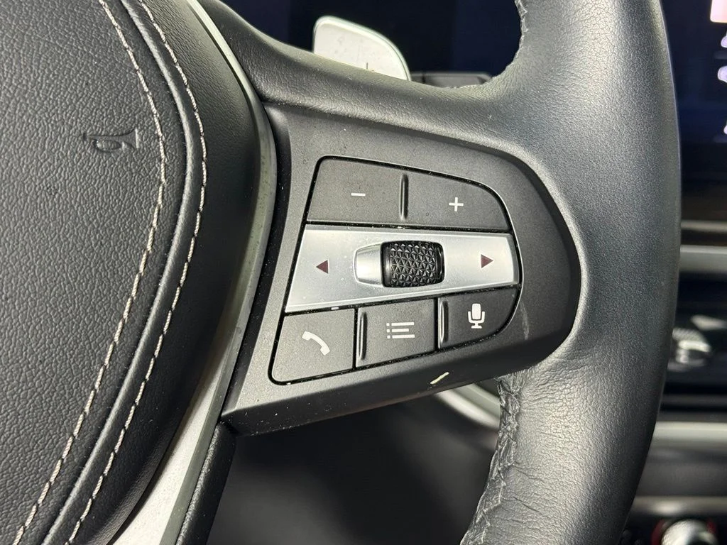 Certified Used 2025 Mineral White Metallic BMW xDrive40i image 18