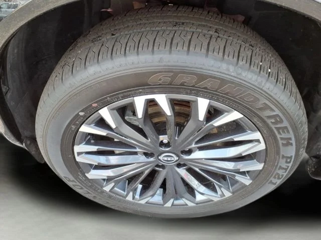 Used 2026 Red Nissan Platinum image 9