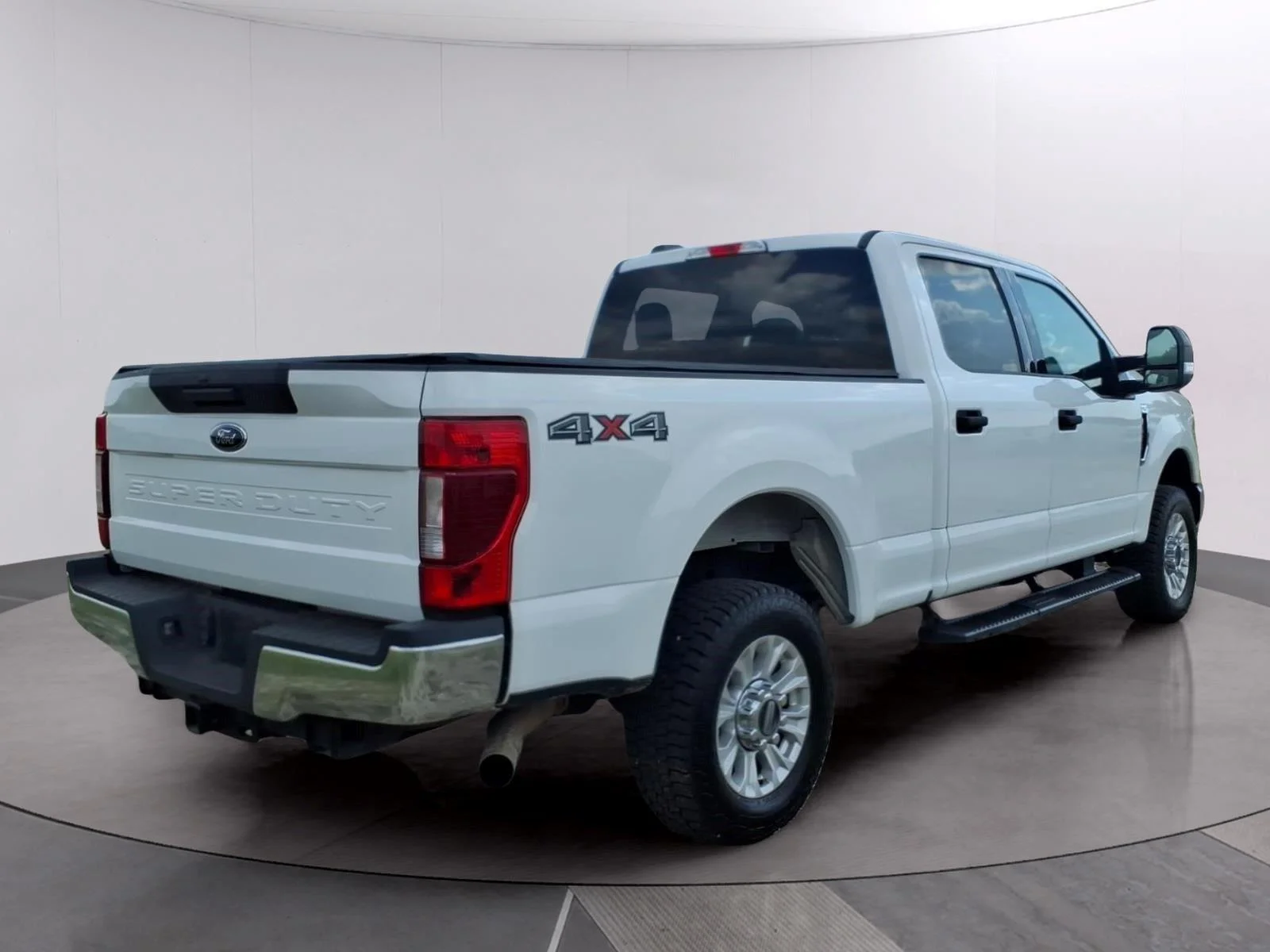 Used 2021 Oxford White Ford XLT image 7