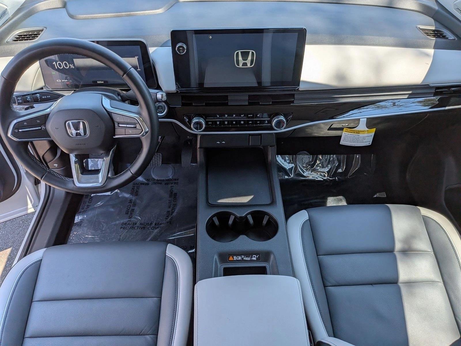 Used 2025 Snowfall Pearl Honda Touring image 14