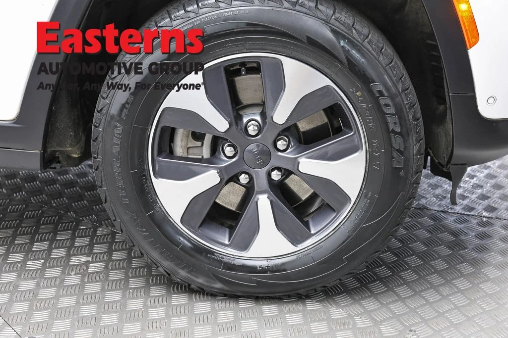 Used 2022 White Jeep 4xe image 34