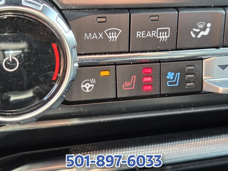 Used 2025 Oxford White FORD LARIAT 4WD SuperCrew 5.5