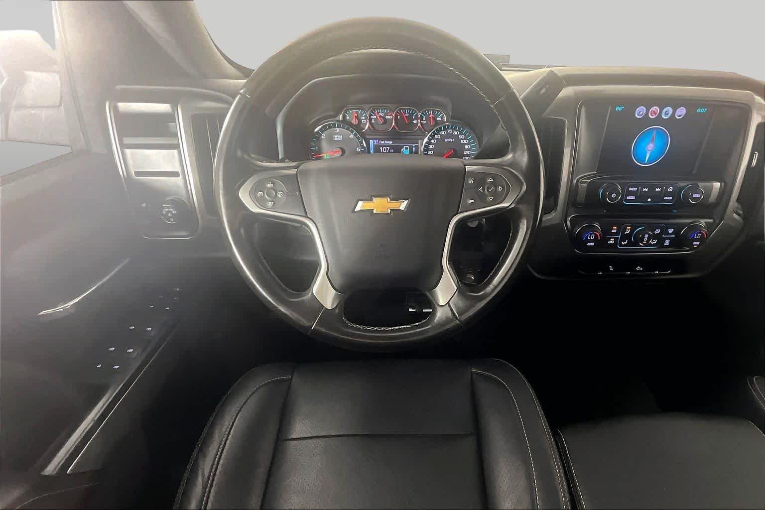 Used 2018 Graphite Metallic Chevrolet LT image 6