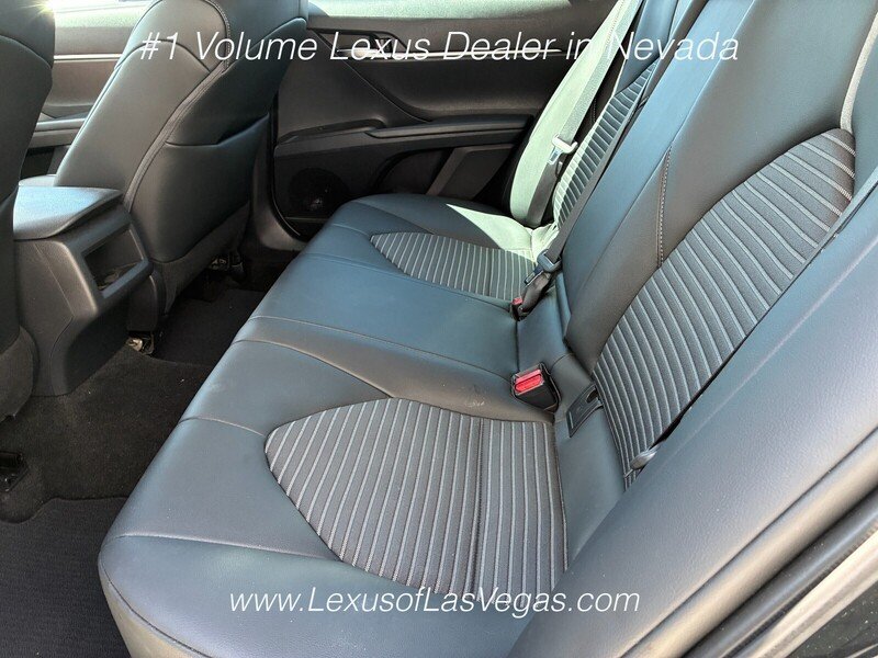 Used 2022 Midnight Black Metallic Toyota SE image 5