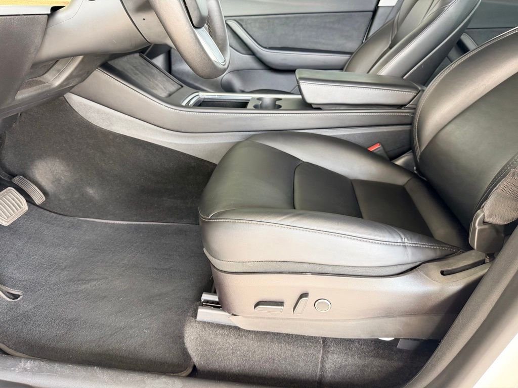 Used 2021  Tesla Long Range image 13
