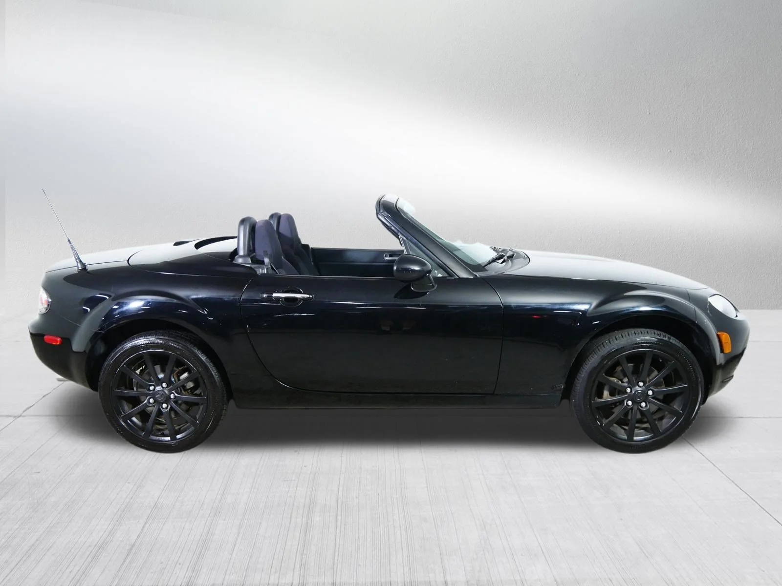 Used 2008 Brilliant Black Mazda Touring image 8