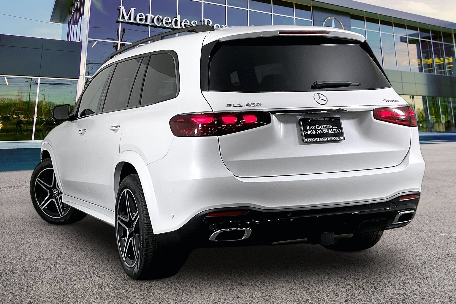 New 2026 MANUFAKTUR Moonlight White Magno Mercedes-Benz GLS 450 image 17