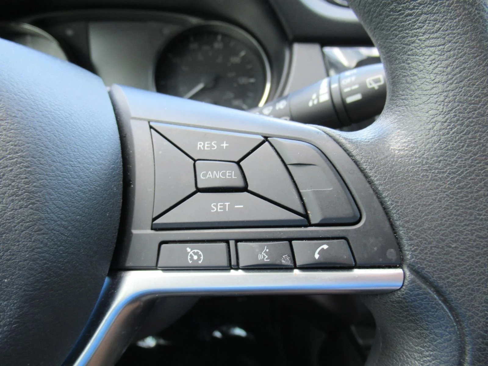 Used 2020 Caspian Blue Nissan S image 24
