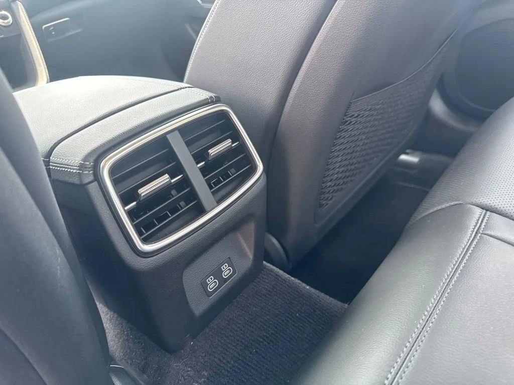 2025 GENESIS G70 Standard - Photo 31