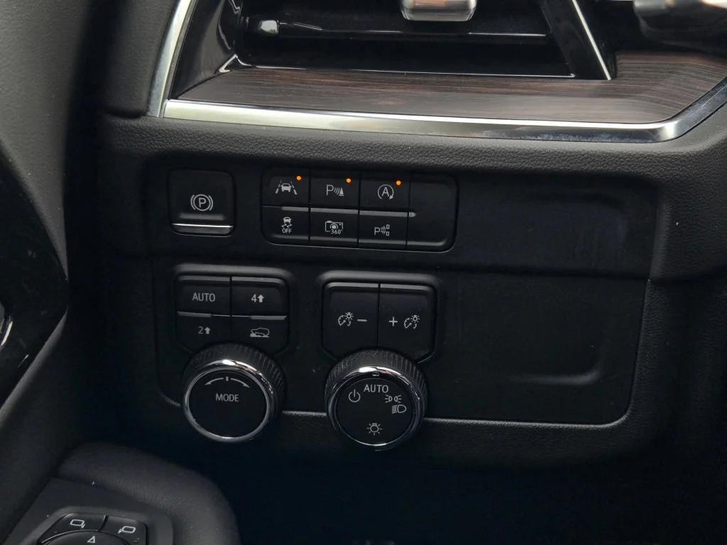 2025 Chevrolet Tahoe LT - Photo 30