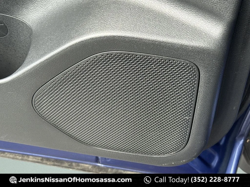 Used 2021 Blue Nissan SV image 32