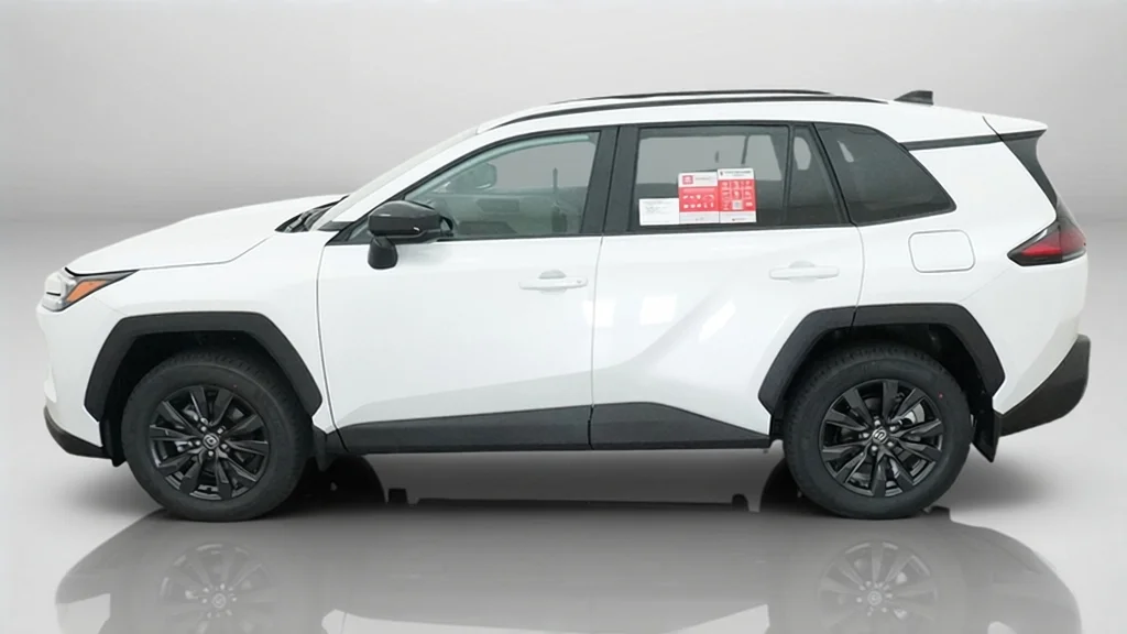 New 2026 Wind Chill Pearl Toyota XLE Premium image 2