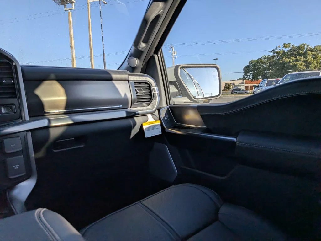 New 2026 Star White Metallic Tri-Coat Ford Platinum® image 16