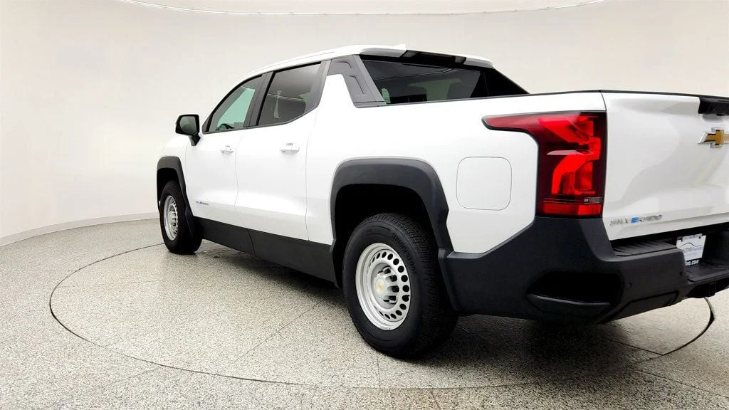 Used 2024 Summit White Chevrolet e4WD Crew Cab Work Truck w/ 1FL Fleet Pkg & Spray-On Bedliner image 7