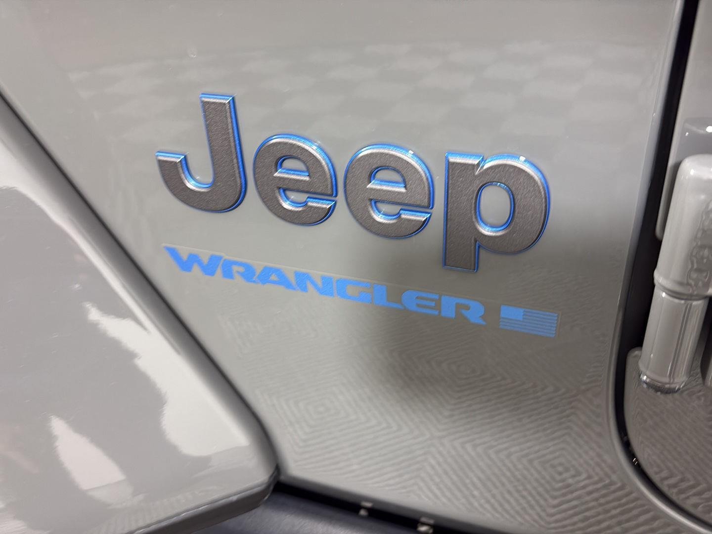 Used 2023 Sting-Gray Clearcoat Jeep Rubicon image 11
