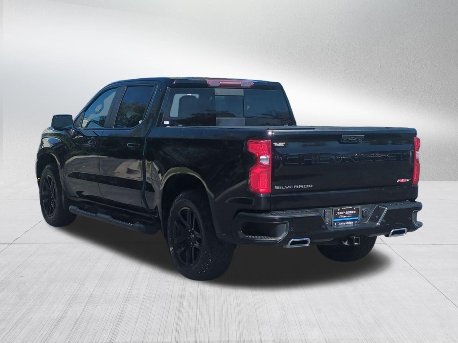 2022 Chevrolet Silverado 1500 RST - Photo 3