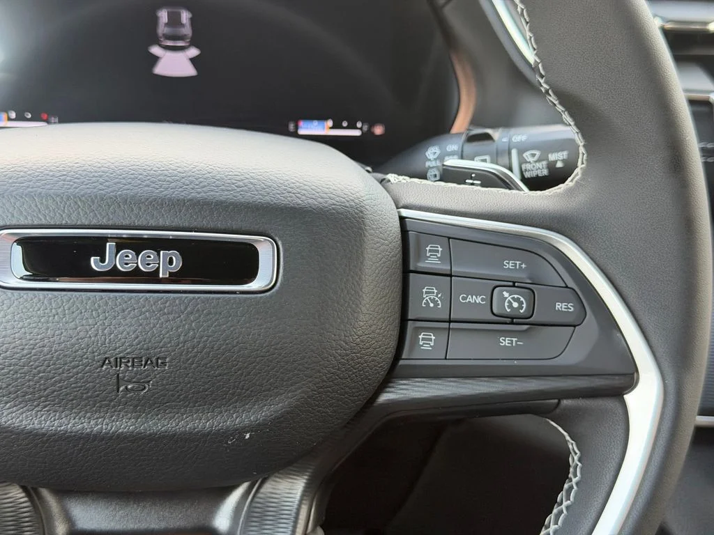 New 2026 Baltic Gray Metallic Clear-Coat Exterior Paint Jeep Laredo image 18