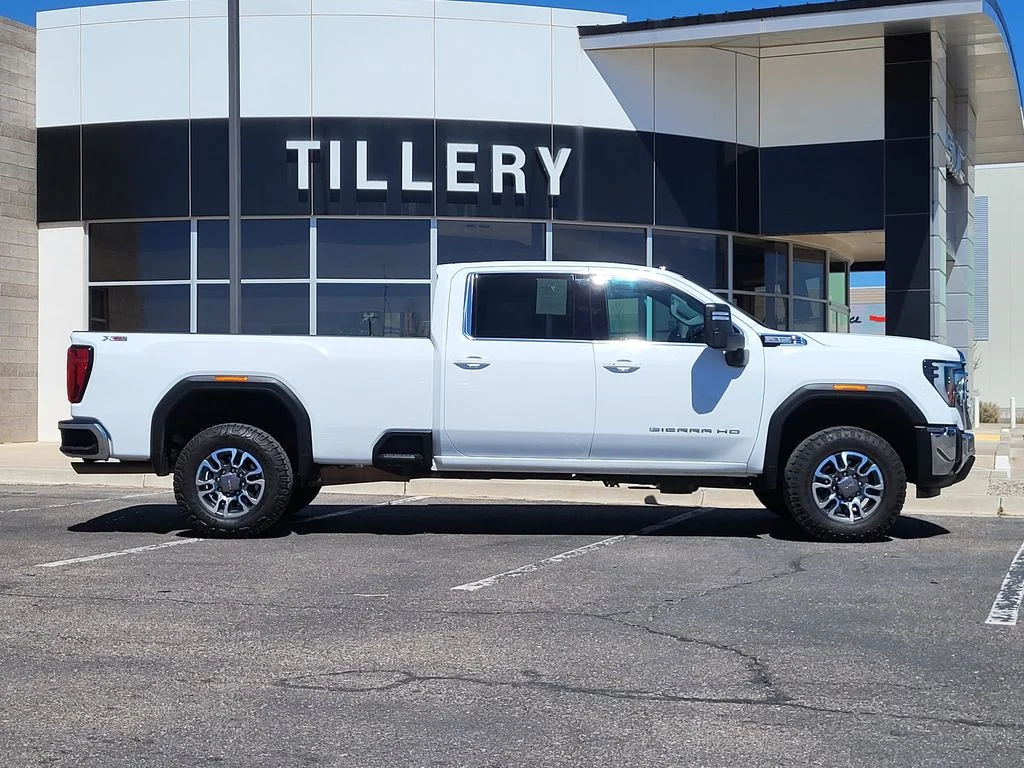 2024 GMC Sierra SLE 4WD Crew Cab Standard Box SRW's photo
