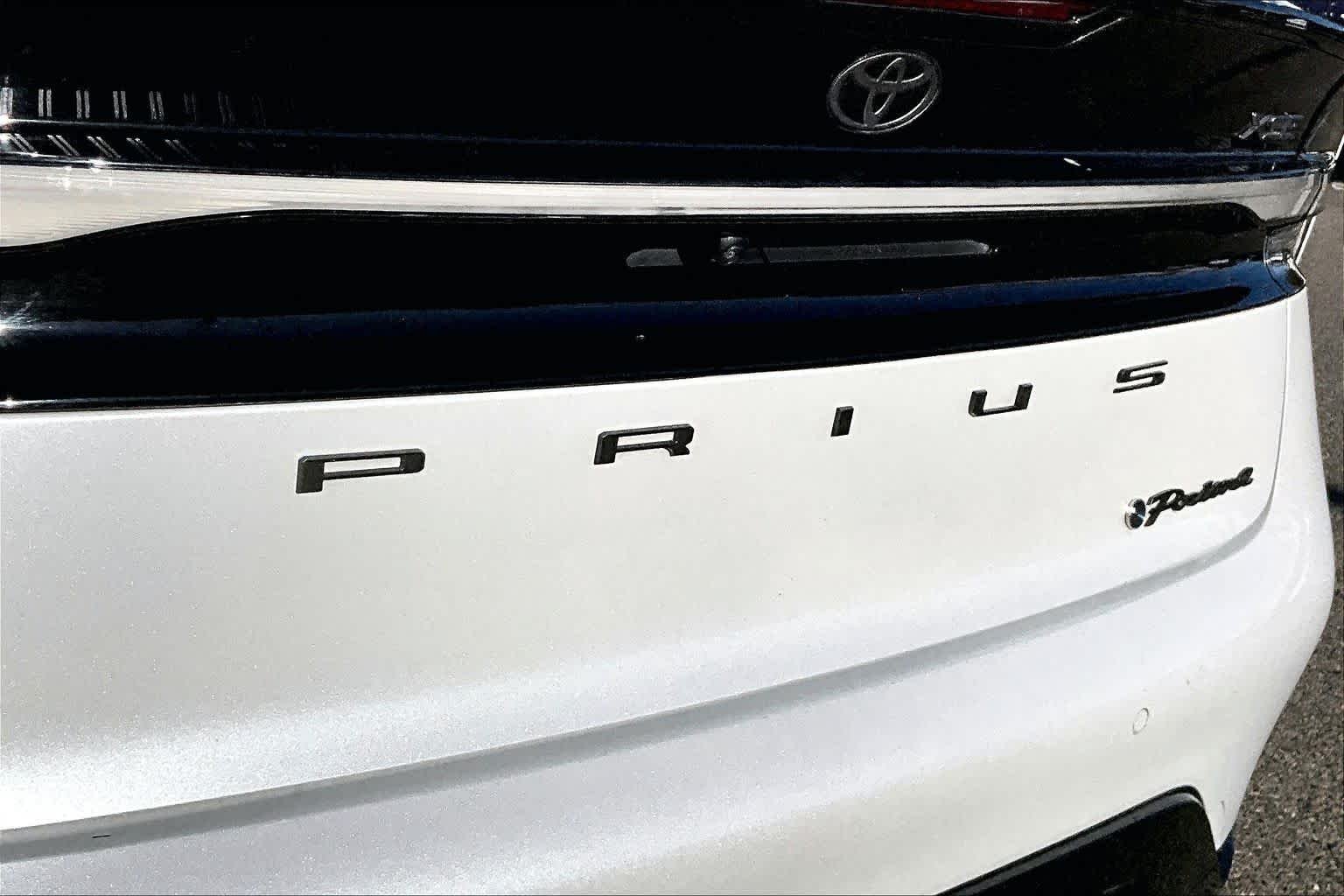 Used 2023 Wind Chill Pearl Toyota XSE Premium image 30