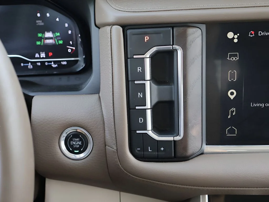Used 2023 White Frost Tricoat GMC Denali image 26