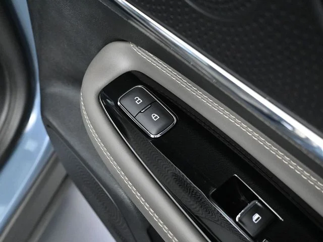 Used 2023 Blue Lincoln Reserve image 43