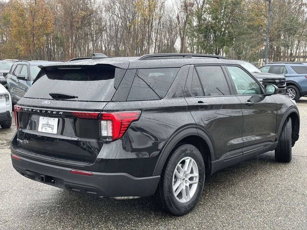 New 2026 Agate Black Metallic Ford Active image 3