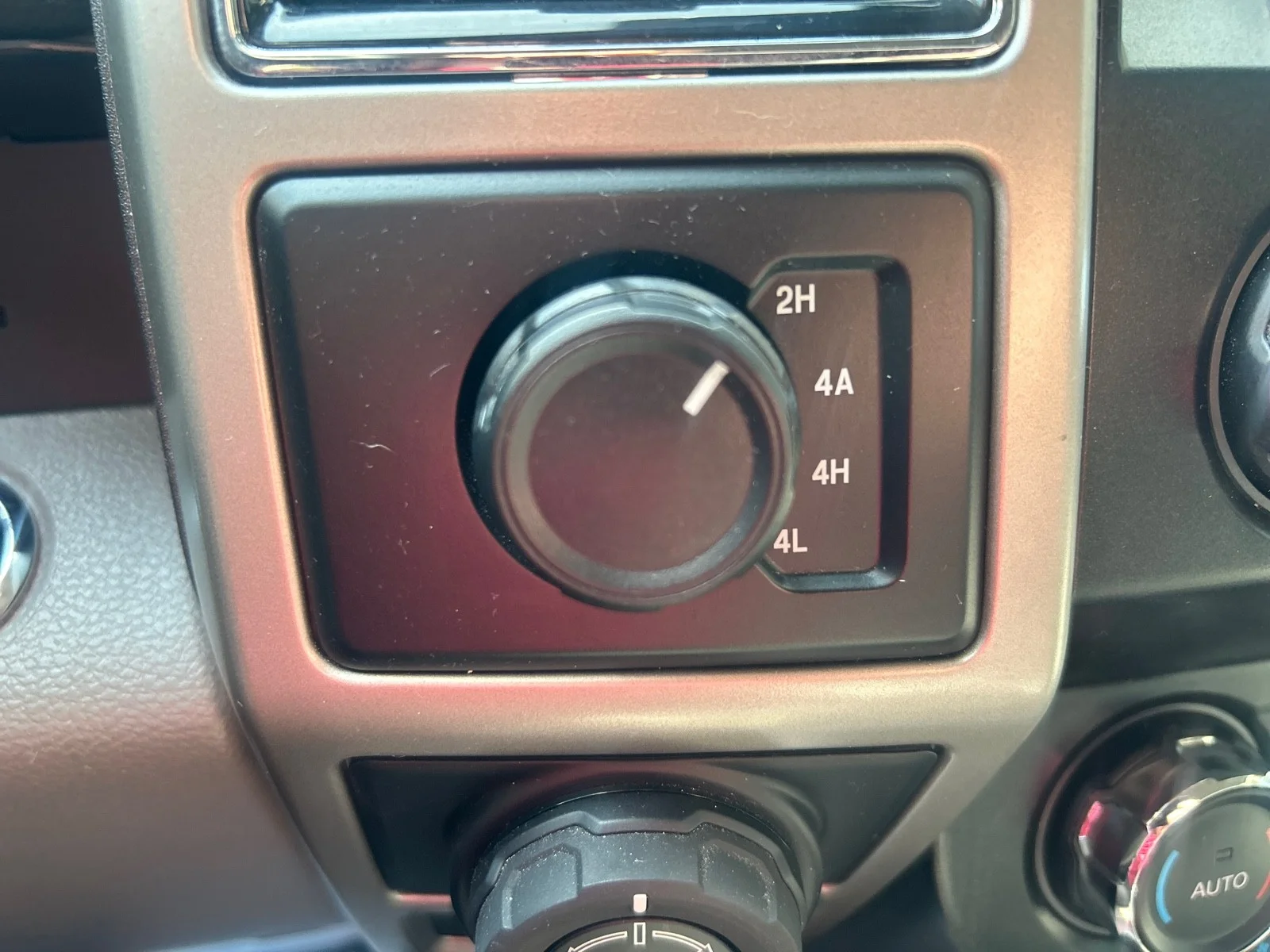 2019 Ford F-150 Lariat - Photo 17