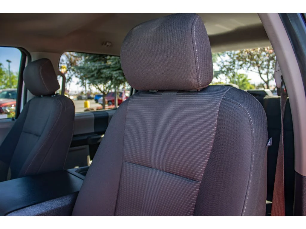 Used 2019 OXFORD WHITE Ford XL image 30