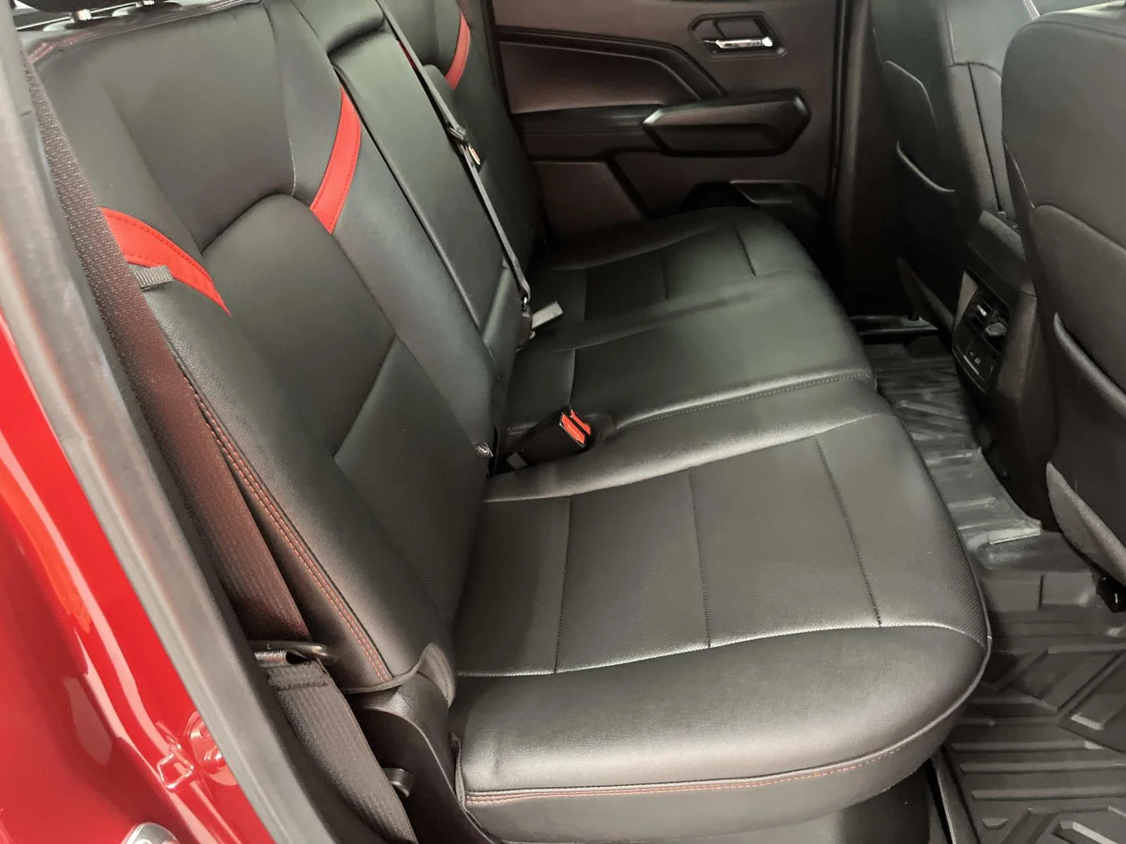 Used 2024 Radiant Red Tintcoat Chevrolet Z71 image 27