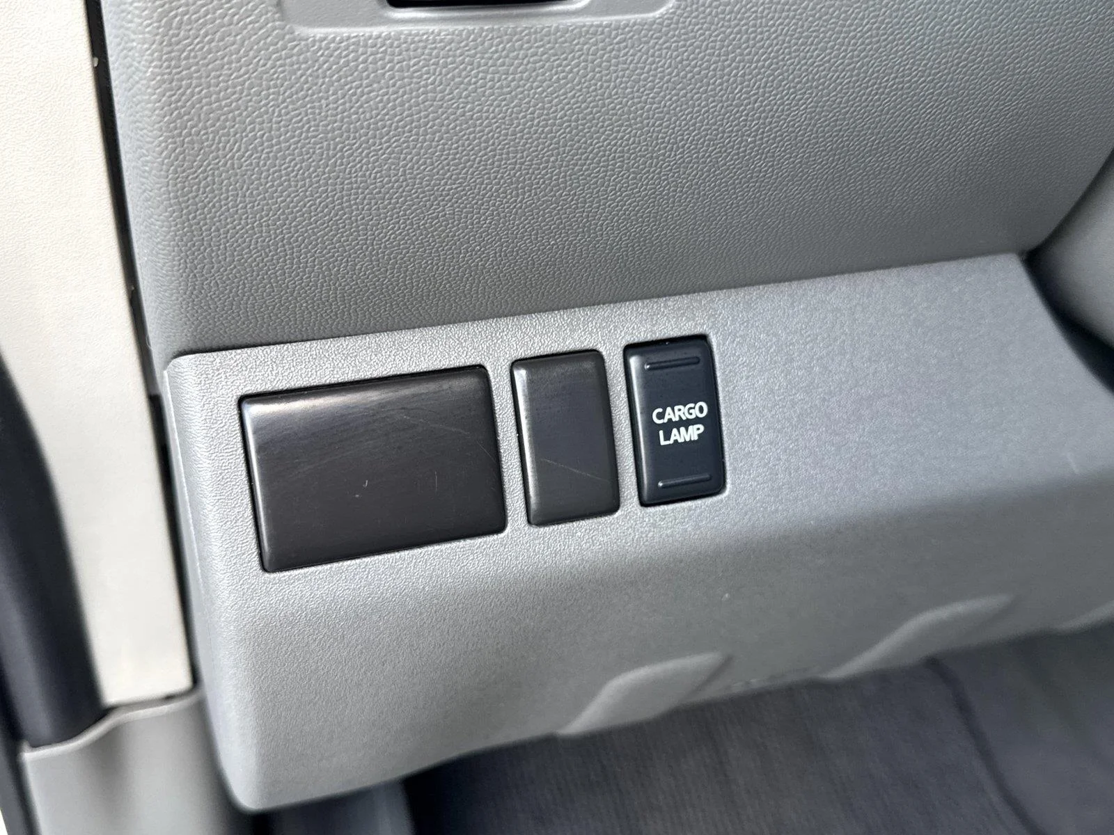 Used 2019 Glacier White Nissan S image 18