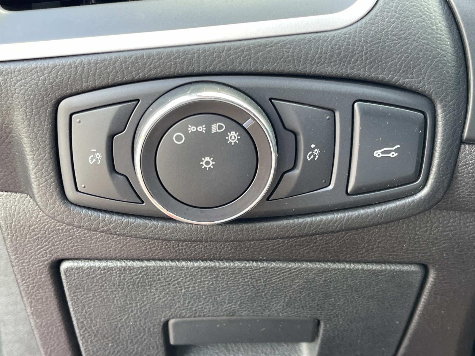 Used 2015 Ruby Red Metallic Tinted Clearcoat Ford SEL image 36