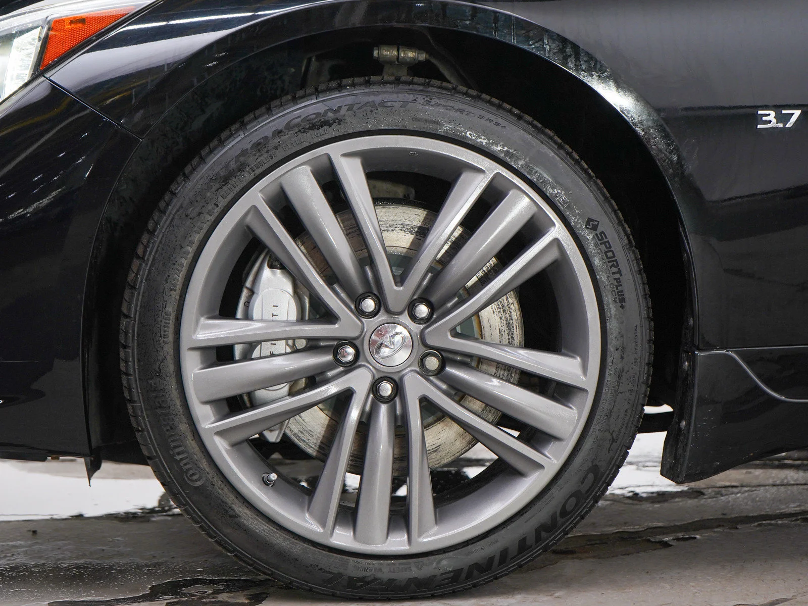 Used 2015 Black Obsidian INFINITI Sport image 28
