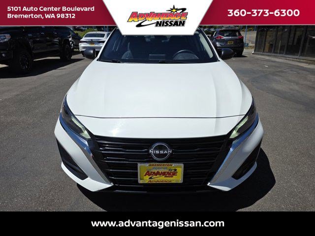 Used 2025 WHITE Nissan S image 9