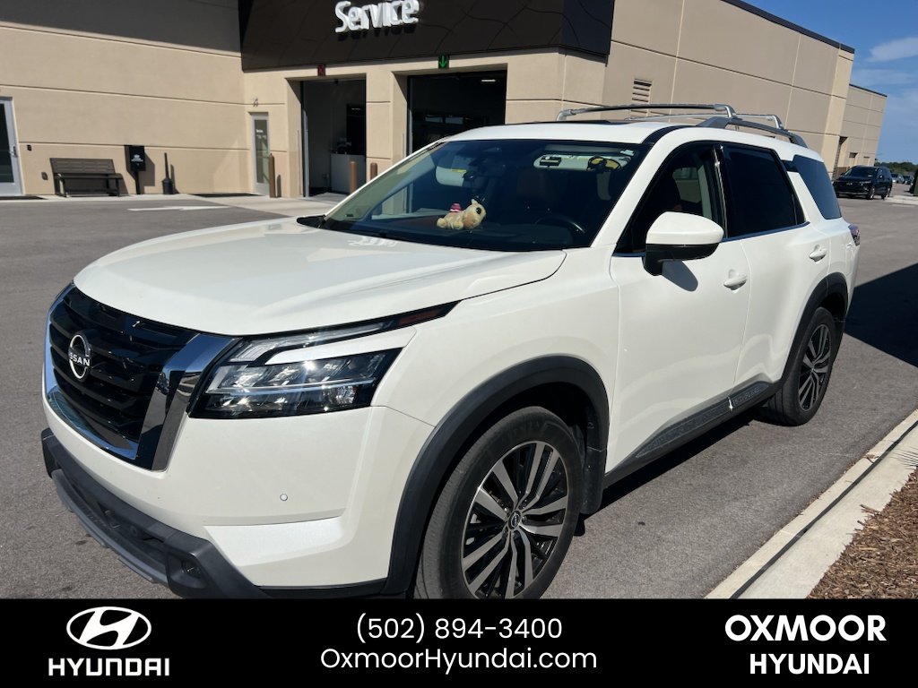 Used 2023 Pearl White Tricoat Nissan Platinum image 3