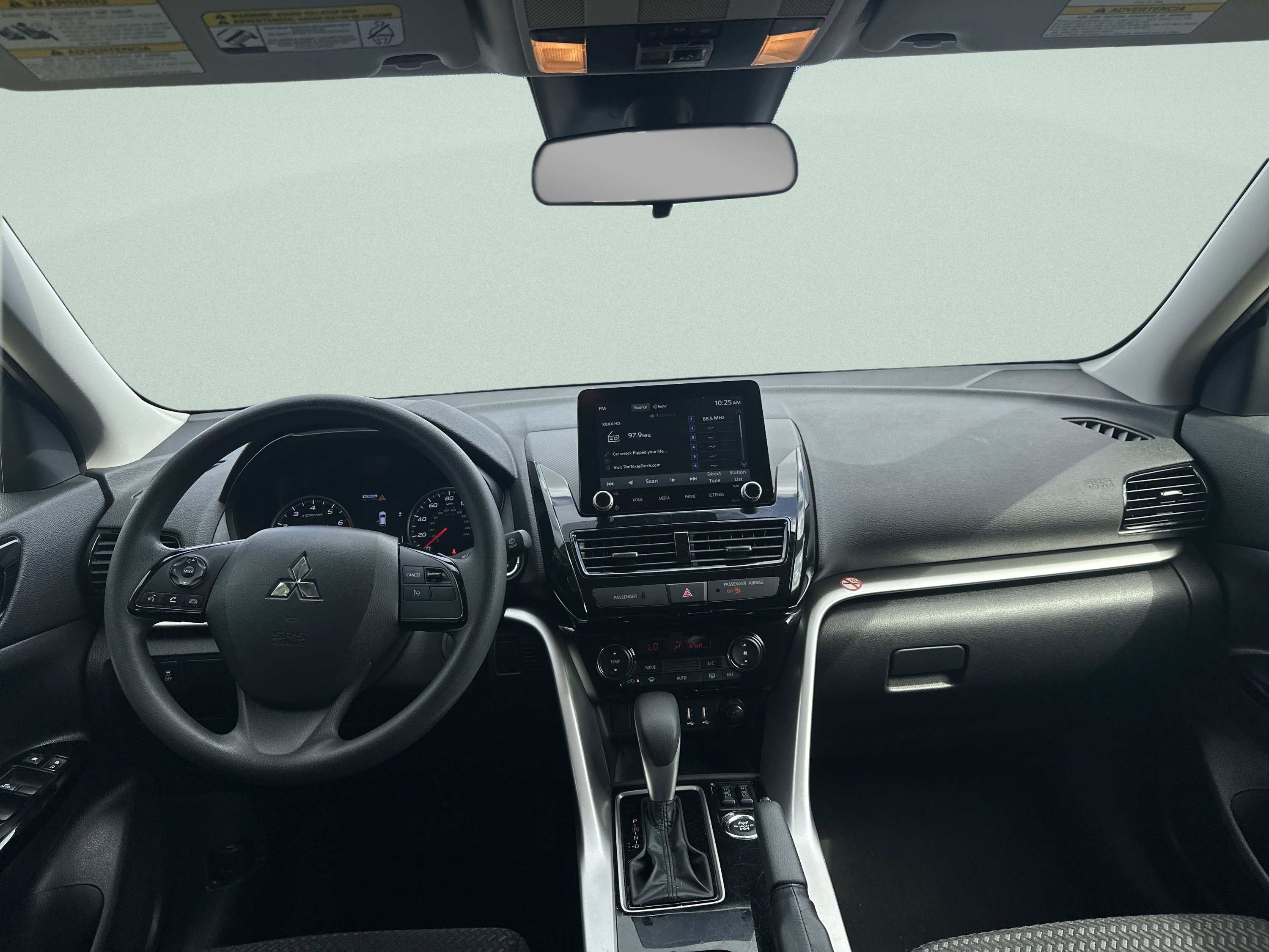 Used 2025 Silver Mitsubishi LE image 21