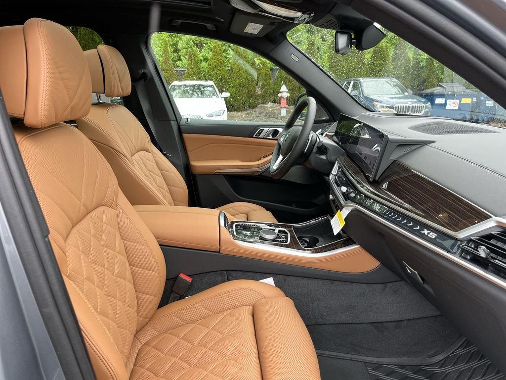 New 2026 Gray Metallic BMW xDrive40i image 25